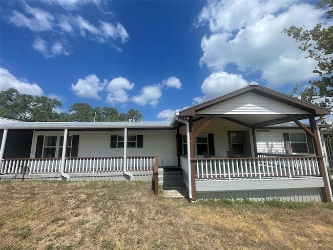 Building Photo - 1550 Alpine Trail
