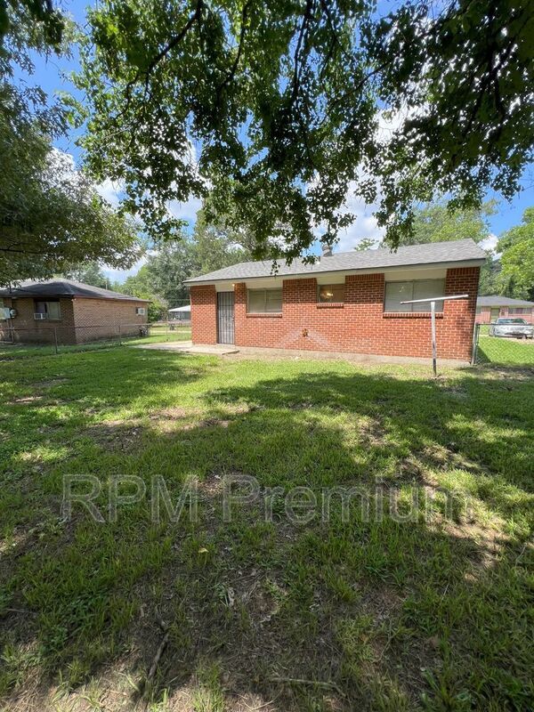 Building Photo - 6132 Pontotoc St