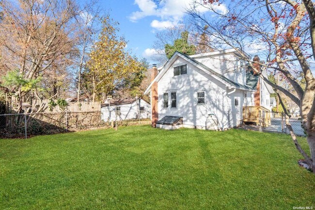 Building Photo - 14 Corona Rd