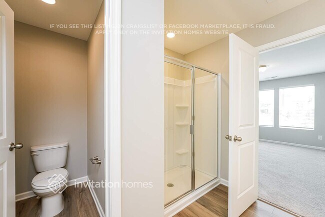 Building Photo - 2105 Boxwood Cir