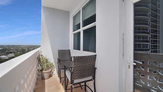 Building Photo - 4250 Galt Ocean Dr