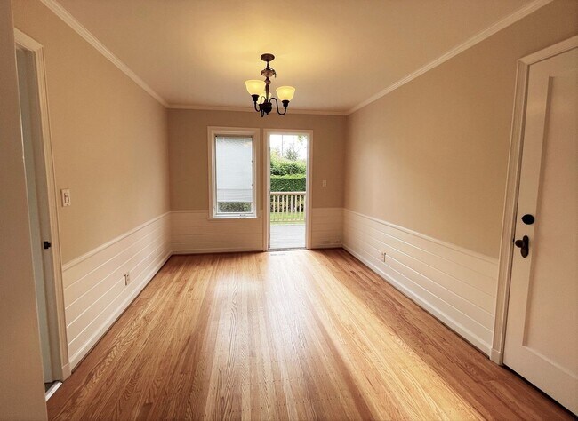 Building Photo - 4bd/2ba Seattle Home