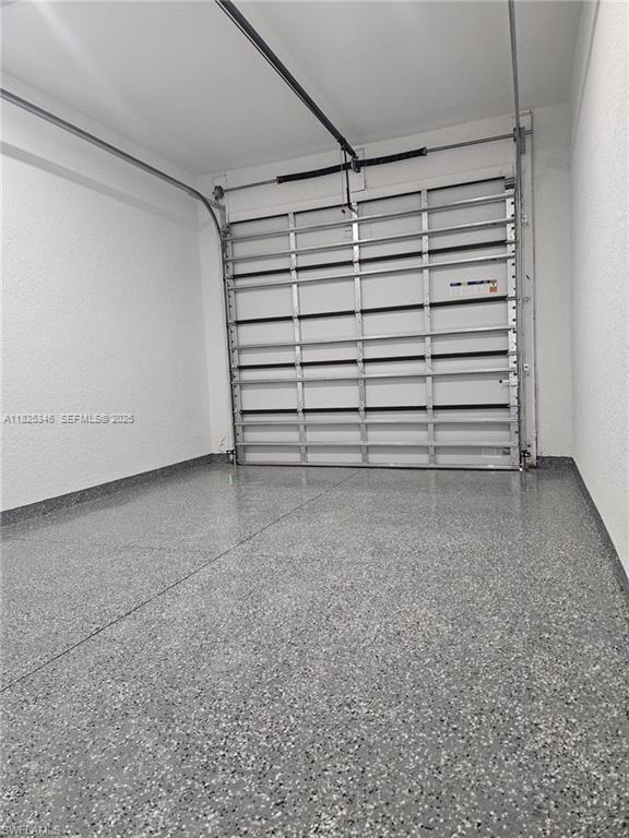 Building Photo - 386 BELL Blvd S