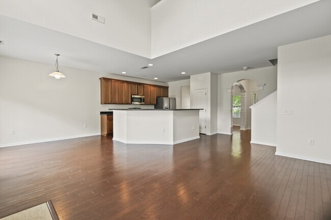 Building Photo - 465 Green Park Ln