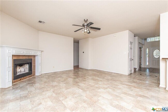 Building Photo - 2122 Modoc Dr