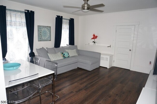 Building Photo - 2 Linwood Terrace