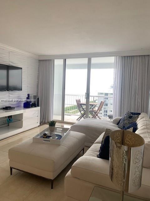 Building Photo - 9341 Collins Ave