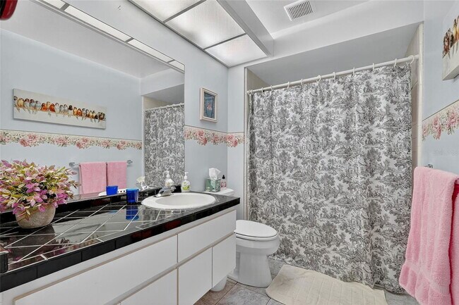 Building Photo - 2824 Summervale Dr