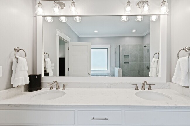 Building Photo - 31889 Marvanna Dr