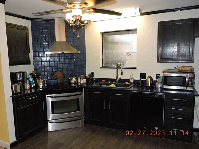 Building Photo - Great Southdowns Home on Parade Route