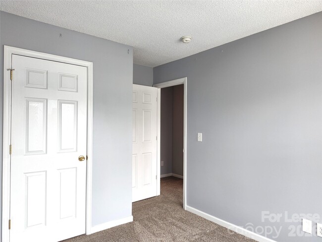 Building Photo - 14934 Deshler Ct