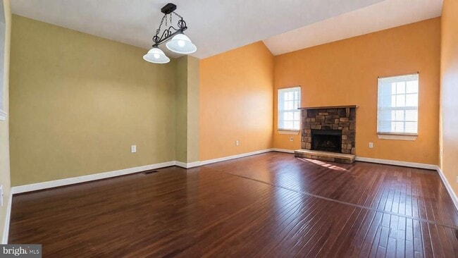 Building Photo - 20521 Neerwinder St