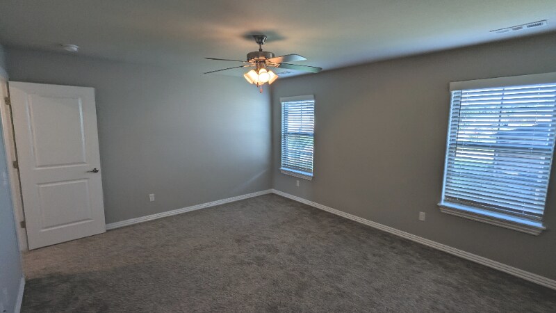 Building Photo - 2649 S Kilimanjaro Way