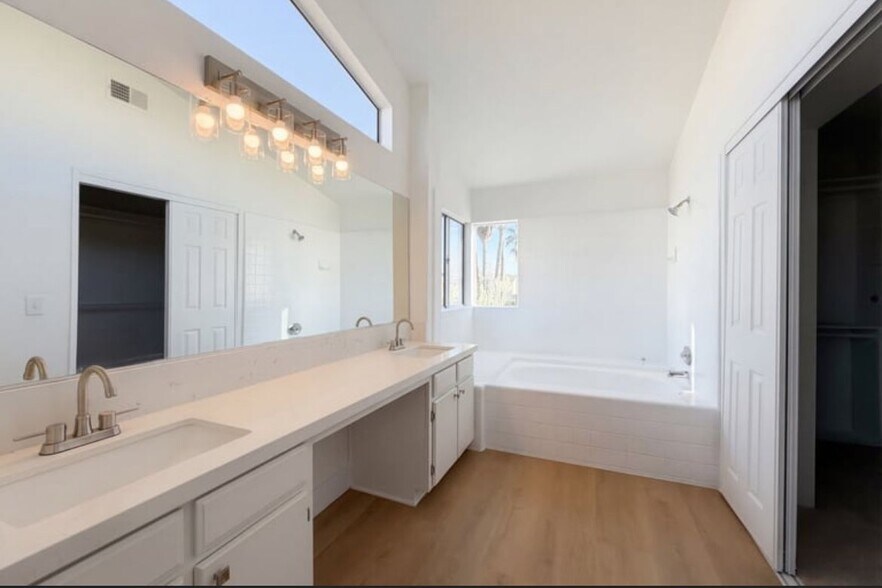 Building Photo - 37740 Duffel St