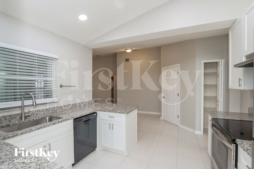 Building Photo - 3576 Egret Dr