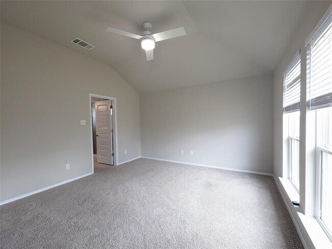 Building Photo - 212 Rollingwood Dr