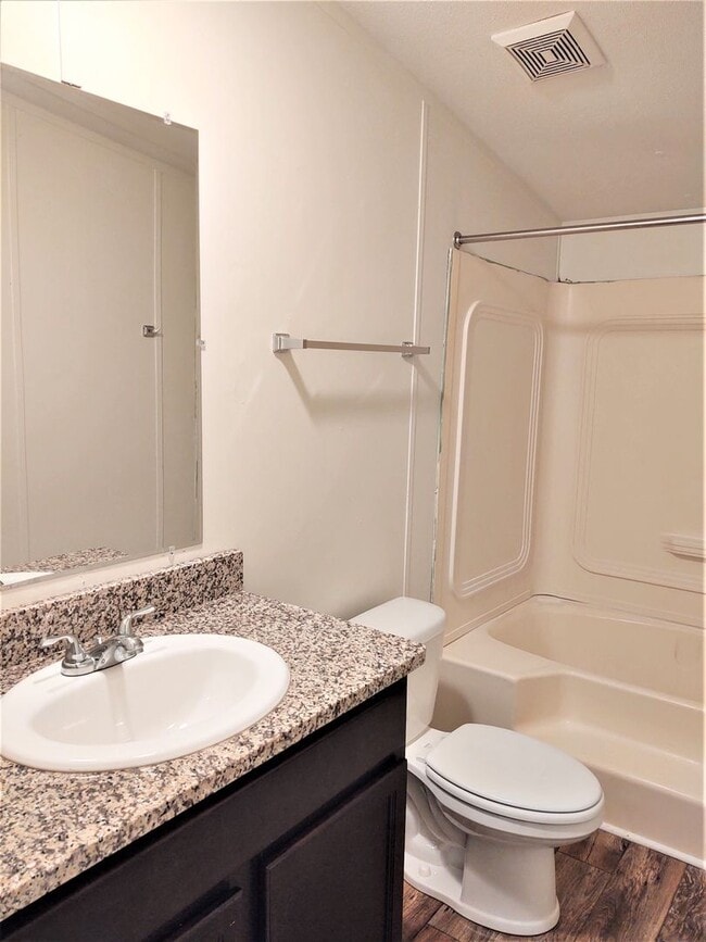 Building Photo - 6 Elcona St