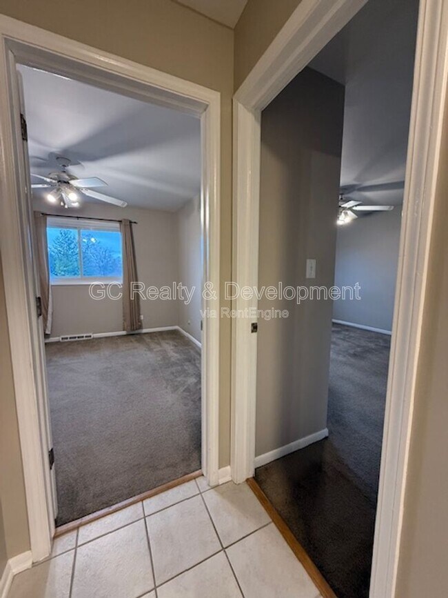 Building Photo - 609 Pinecroft Dr