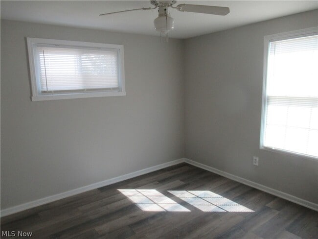 Building Photo - 9295 Dorothy Dr