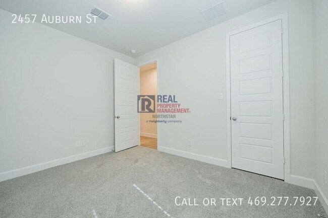Building Photo - 2457 Auburn St