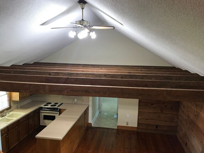 Building Photo - Lake Front 2-Bedroom Home on Beautiful Lake Wylie with a Dock and Boat Lift