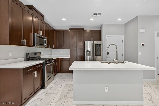 Building Photo - 1032 Via Panfilo Ave