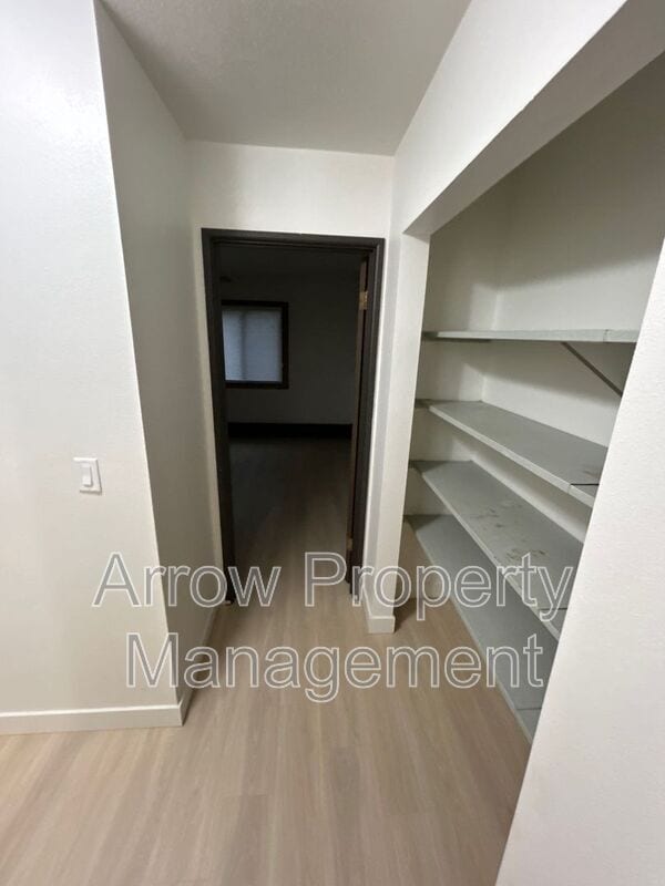 Building Photo - 215 E Arbor Ave