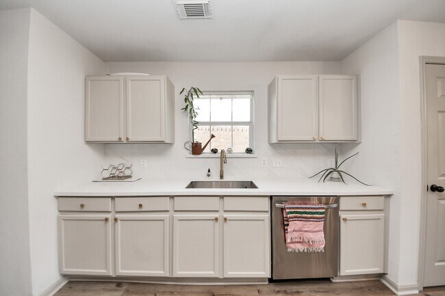 Building Photo - 3735 Morning Cove Ln