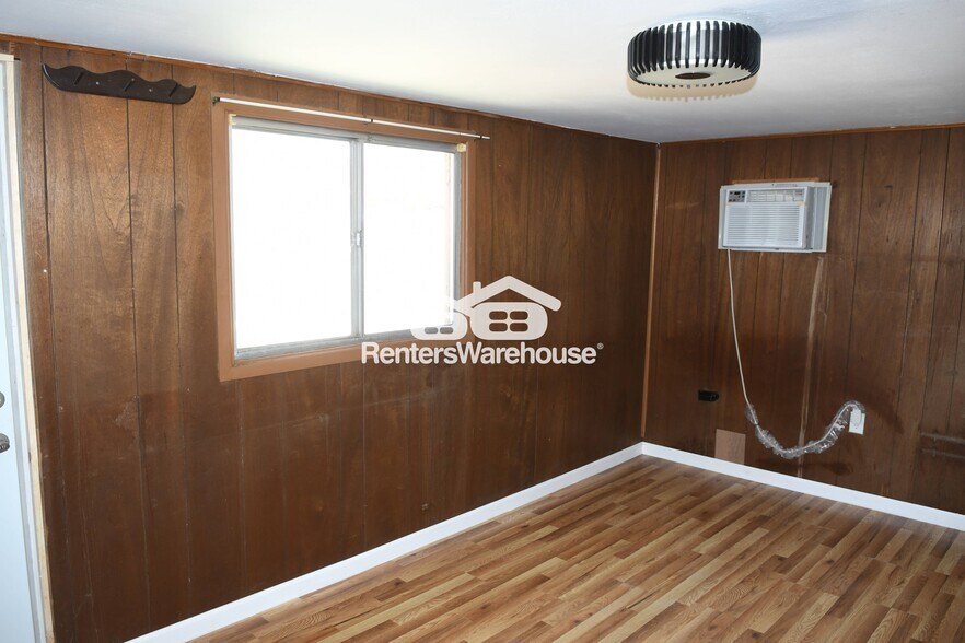 Building Photo - 8420 E Edgemont Ave