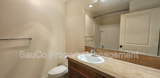 Building Photo - 8078 NE Miriam Way