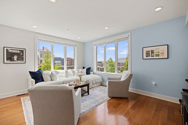 Building Photo - Totally Awesome in Trinidad! 3 bed + 2.5 BA on 2 levels