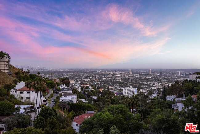Building Photo - 8634 Franklin Ave