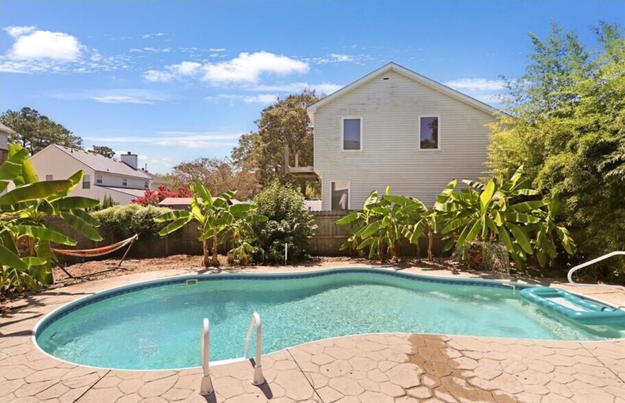 Building Photo - 404 Grace Ave