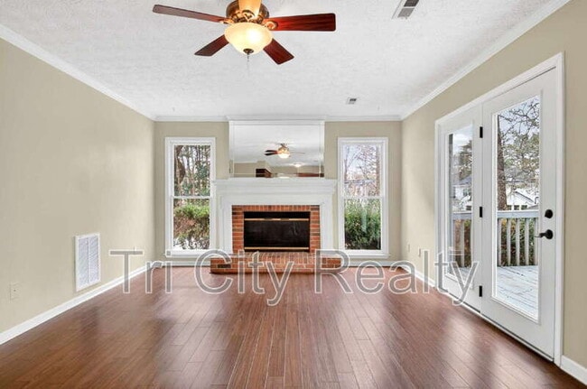 Building Photo - 404 Topaz Trail