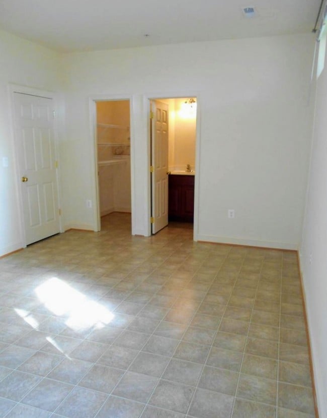 Building Photo - 46 Hibiscus Ct