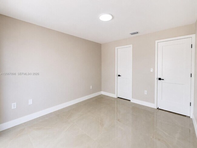 Building Photo - 14124 Kendale Lakes Cir