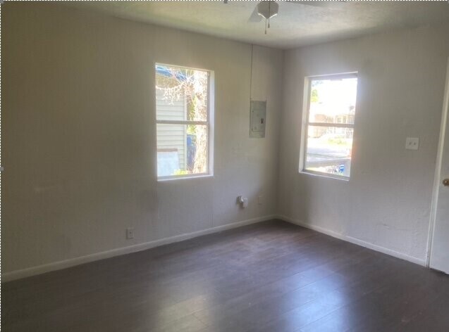 Building Photo - 215 Blackshear St