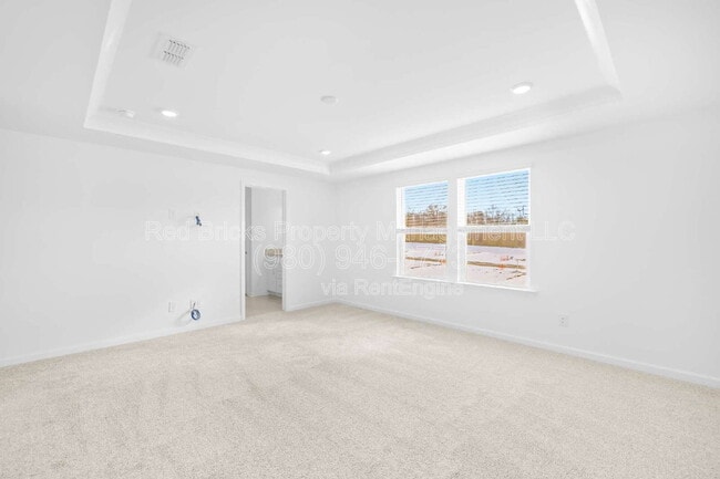 Building Photo - 2137 Riverbend Ave