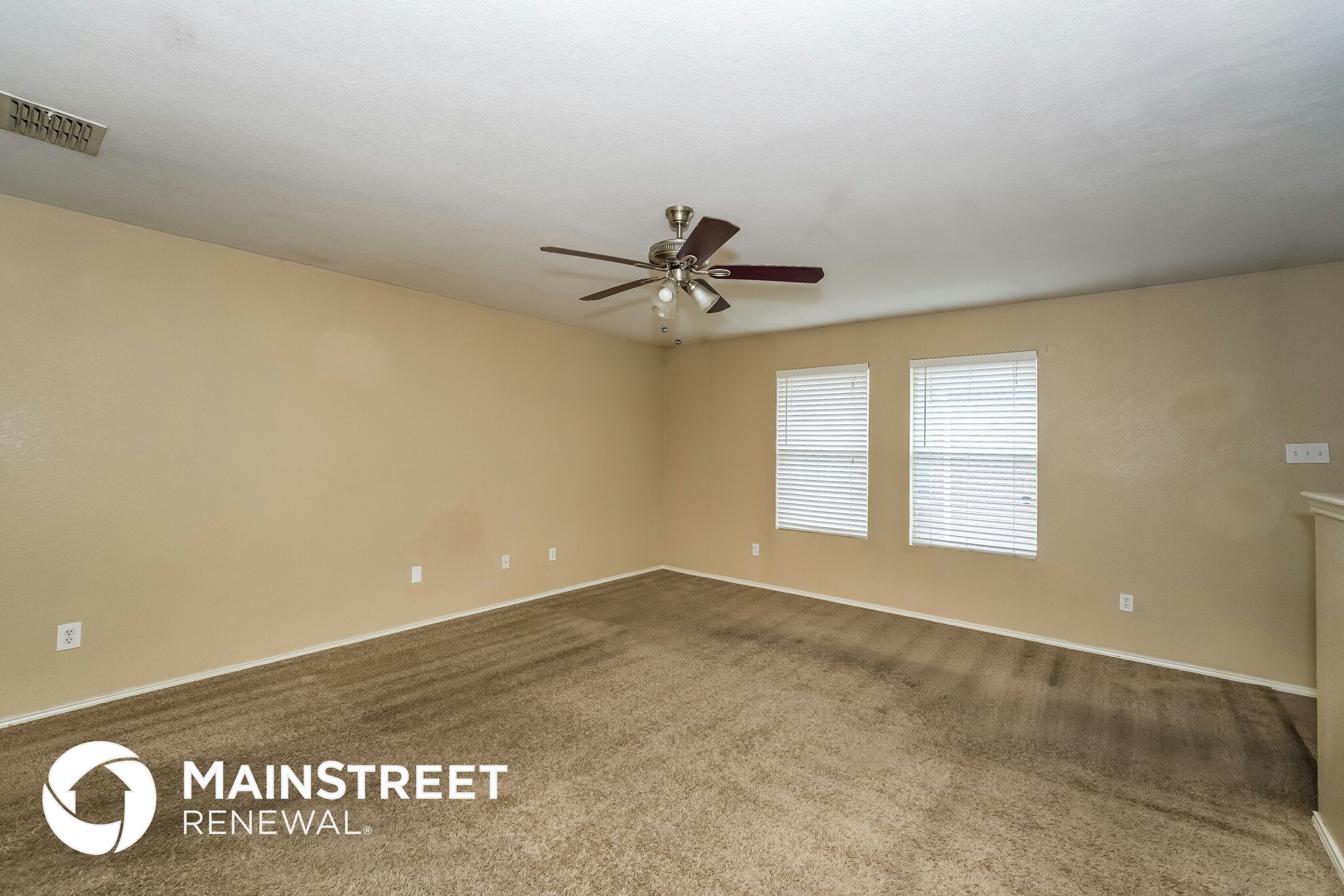 Building Photo - 1100 W Cottonwood Dr