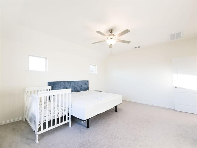 Building Photo - 627 Pheasant Hill Ln