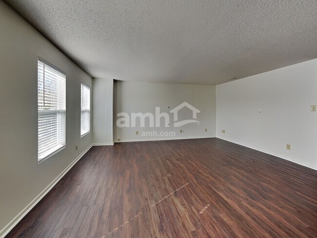 Building Photo - 10286 Butler Dr