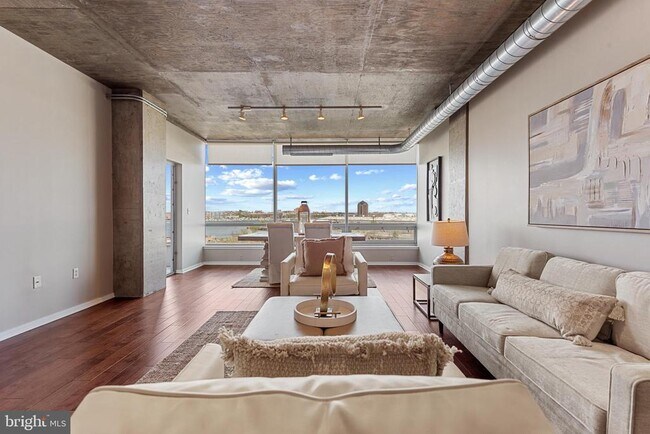 Building Photo - 1200 Steuart St