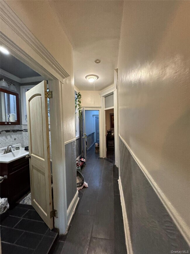 Building Photo - 32-26-32106 106th St