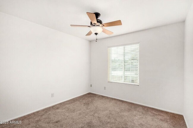 Building Photo - Spacious 5-Bedroom Home in the Heart of Sc...