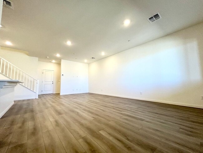 Building Photo - Brand new Townhome!   Summerlin West