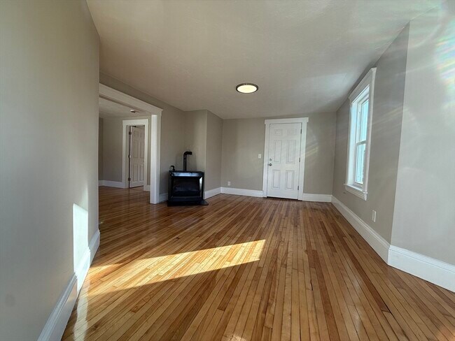 Building Photo - 11 Eureka St