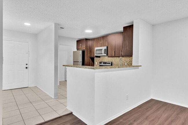 Building Photo - Beautiful 3 bedroom 2 bath condo in Coral Springs