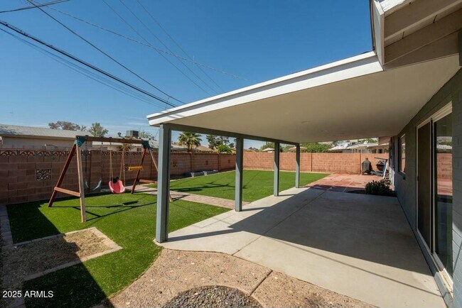 Building Photo - 8115 E Cypress St