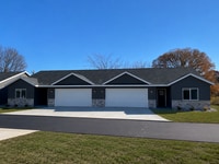 Building Photo - 2485 Chestnut Dr