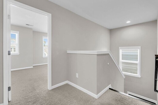 Building Photo - 1624 Shady Pine Rd